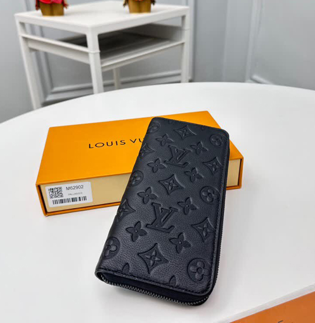 【Louis Vuitton】ルイヴィトン スーパーコピー ジッピーウォレット･ヴェルティカル ブラック（M62902）
