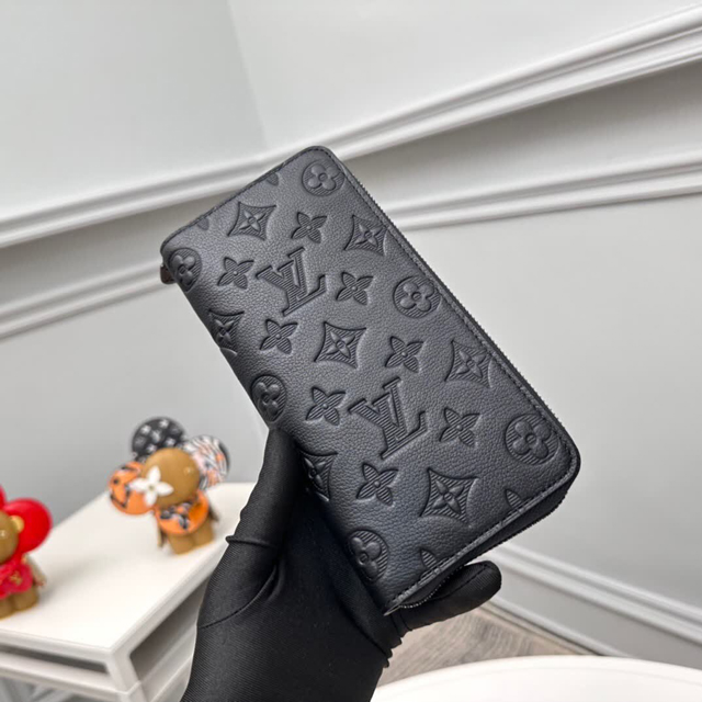 【Louis Vuitton】ルイヴィトン スーパーコピー ジッピーウォレット･ヴェルティカル ブラック（M62902）