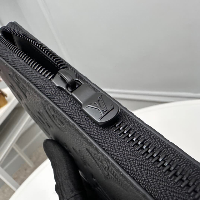 【Louis Vuitton】ルイヴィトン スーパーコピー ジッピーウォレット･ヴェルティカル ブラック（M62902）