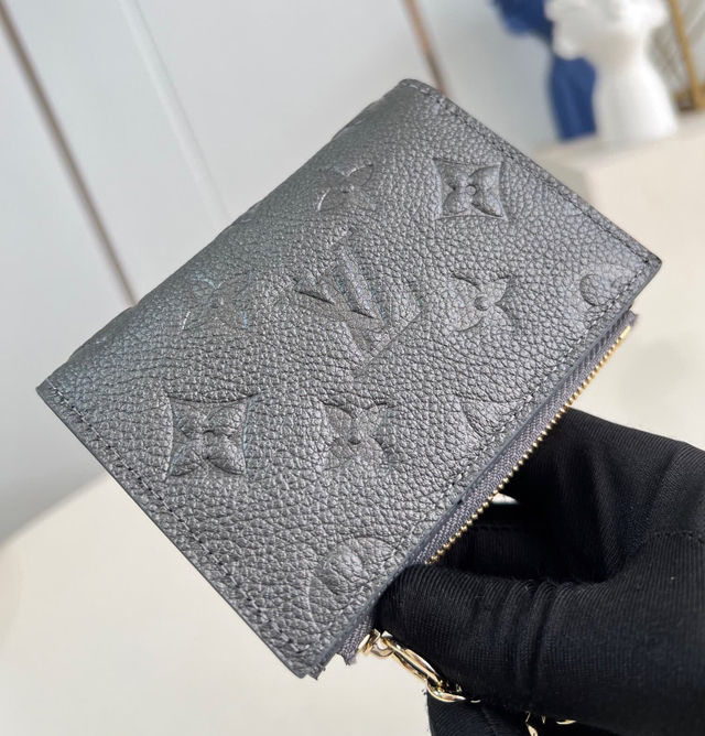 【Louis Vuitton】ルイヴィトン スーパーコピー ポルトフォイユ・リサ ウォレット（M12536）