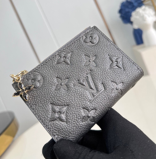 【Louis Vuitton】ルイヴィトン スーパーコピー ポルトフォイユ・リサ ウォレット（M12536）