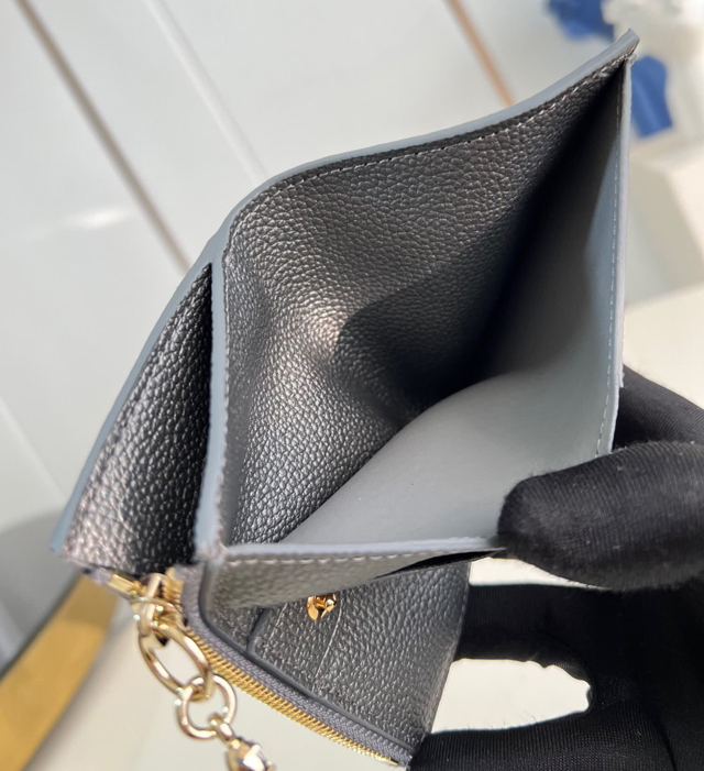 【Louis Vuitton】ルイヴィトン スーパーコピー ポルトフォイユ・リサ ウォレット（M12536）