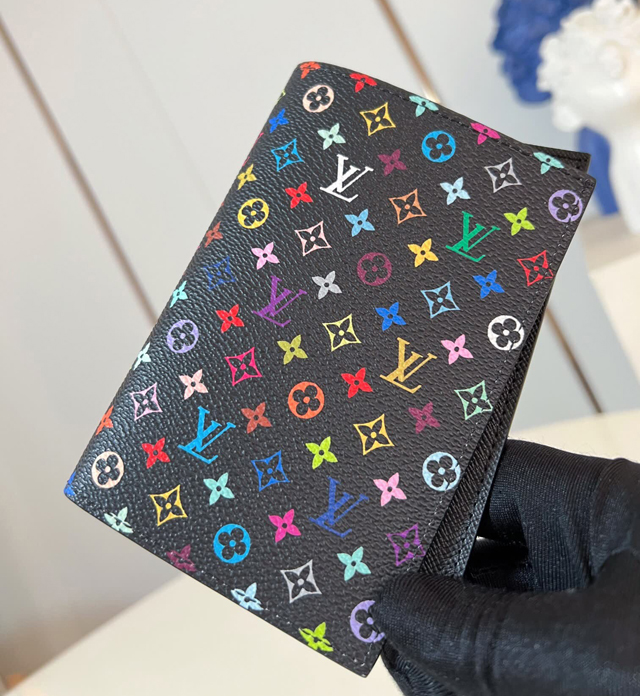 【Louis Vuitton】ルイヴィトン スーパーコピー LV × TM パスポートカバー クーヴェルテュール･パスポール NM ブラック（M13414）