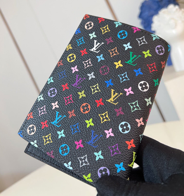 【Louis Vuitton】ルイヴィトン スーパーコピー LV × TM パスポートカバー クーヴェルテュール･パスポール NM ブラック（M13414）
