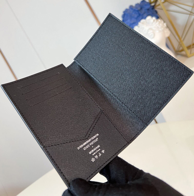 【Louis Vuitton】ルイヴィトン スーパーコピー LV × TM パスポートカバー クーヴェルテュール･パスポール NM ブラック（M13414）