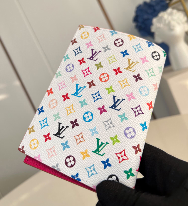 【Louis Vuitton】ルイヴィトン スーパーコピー LV × TM パスポートカバー クーヴェルテュール･パスポール NM ホワイト（M14178）
