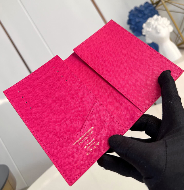 【Louis Vuitton】ルイヴィトン スーパーコピー LV × TM パスポートカバー クーヴェルテュール･パスポール NM ホワイト（M14178）