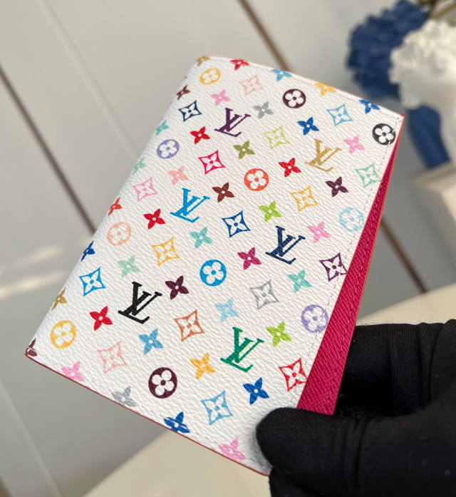 【Louis Vuitton】ルイヴィトン スーパーコピー LV × TM パスポートカバー クーヴェルテュール･パスポール NM ホワイト（M14178）
