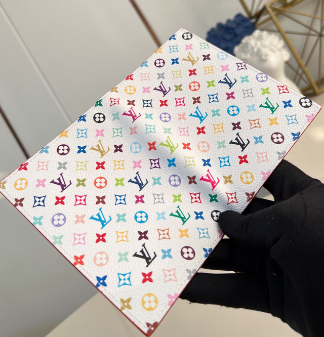 【Louis Vuitton】ルイヴィトン スーパーコピー LV × TM パスポートカバー クーヴェルテュール･パスポール NM ホワイト（M14178）
