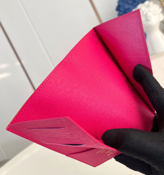 【Louis Vuitton】ルイヴィトン スーパーコピー LV × TM パスポートカバー クーヴェルテュール･パスポール NM ホワイト（M14178）