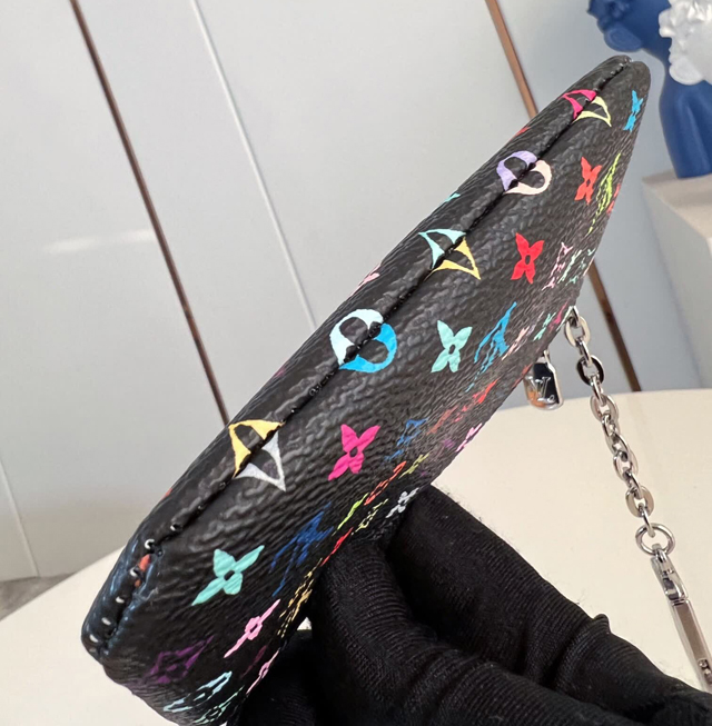 【Louis Vuitton】ルイヴィトン スーパーコピー LV × TM ポシェット・クレ ブラック（M13664）