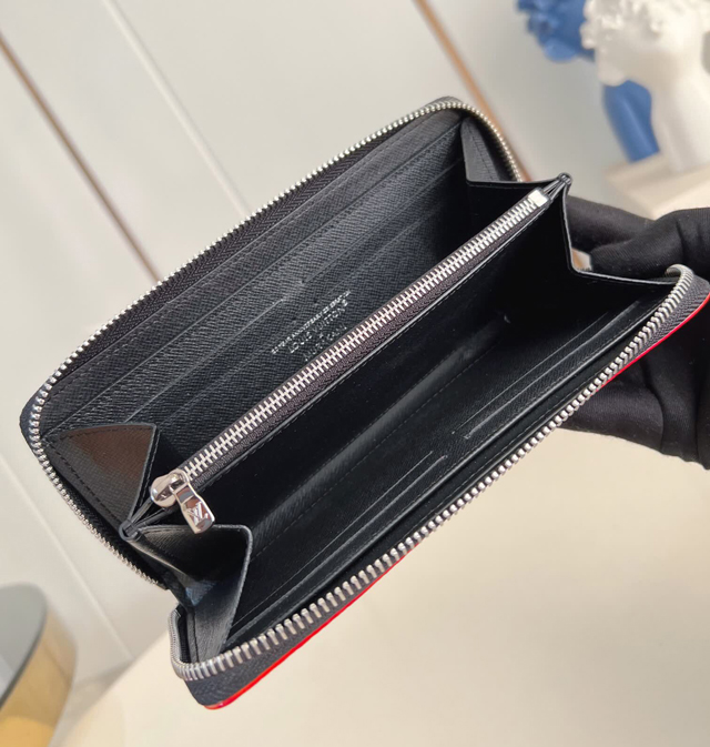 【Louis Vuitton】ルイヴィトン スーパーコピー LV × TM ポルトフォイユ・クレマンス ブラック（M13408）