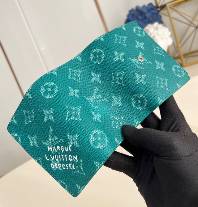 【Louis Vuitton】ルイヴィトン スーパーコピー ヴィクター ウォレット グリーン（M13222）