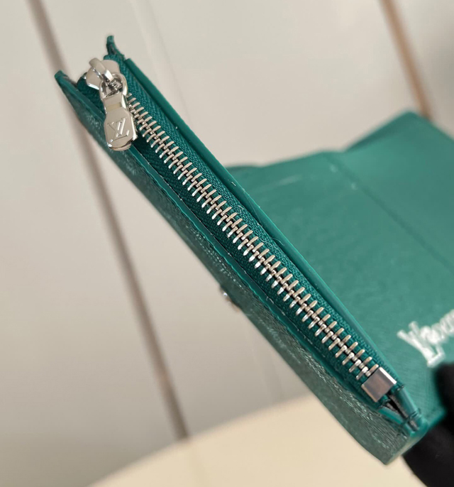 【Louis Vuitton】ルイヴィトン スーパーコピー ヴィクター ウォレット グリーン（M13222）