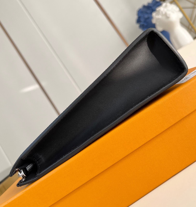 【Louis Vuitton】ルイヴィトン スーパーコピー LV x TM ポッシュ・トワレ トイレタリー ポーチ（M13746）