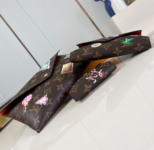 【Louis Vuitton】ルイヴィトン スーパーコピー ポシェット・キリガミ モノグラム / キャンディ レッド（M12203）