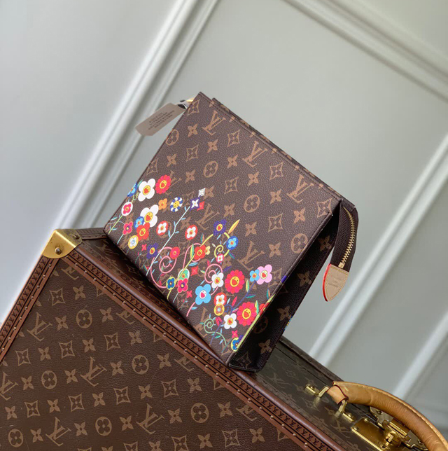  【Louis Vuitton】ルイヴィトン スーパーコピー LV x TM トイレタリーポーチ ブラウン（M14180）