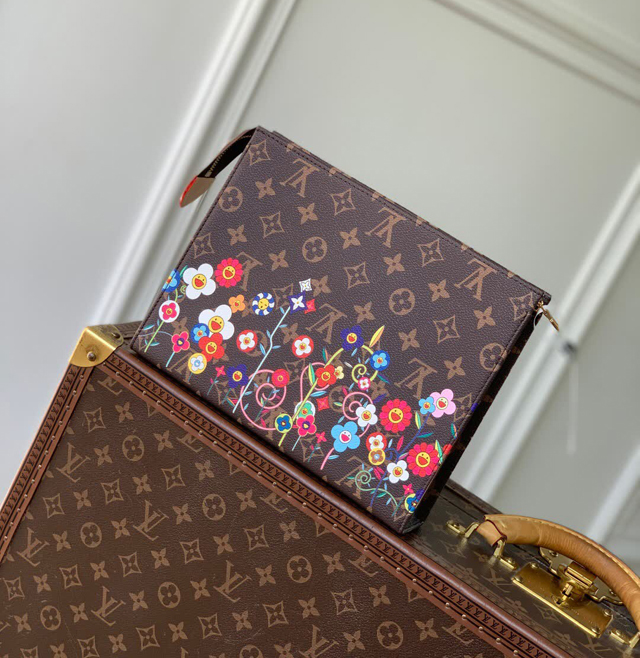  【Louis Vuitton】ルイヴィトン スーパーコピー LV x TM トイレタリーポーチ ブラウン（M14180）