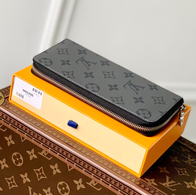 【Louis Vuitton】ルイヴィトン スーパーコピー ジッピーウォレット･ヴェルティカル ブラック（M62295）