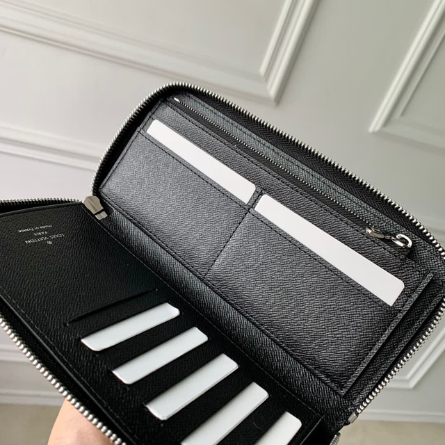 【Louis Vuitton】ルイヴィトン スーパーコピー ジッピーウォレット･ヴェルティカル ブラック（M62295）