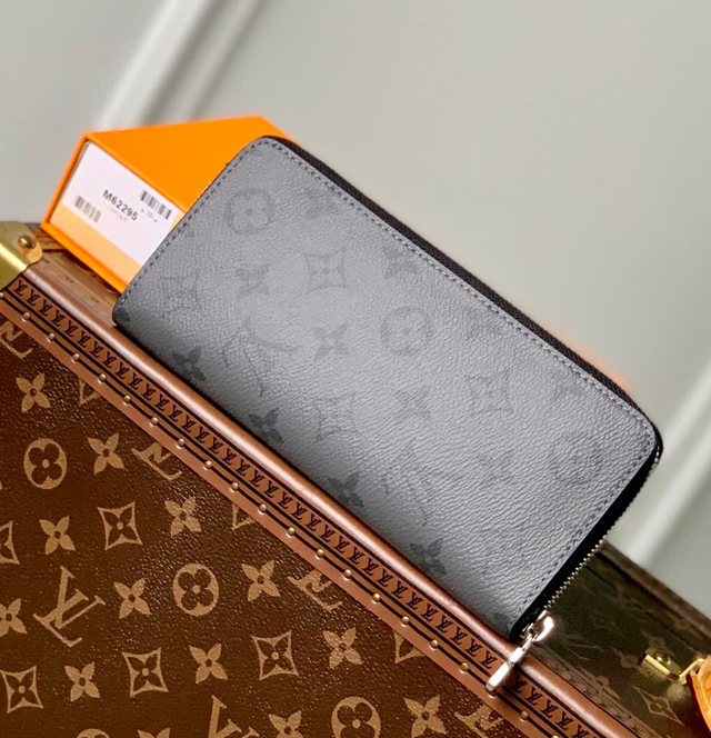 【Louis Vuitton】ルイヴィトン スーパーコピー ジッピーウォレット･ヴェルティカル ブラック（M62295）