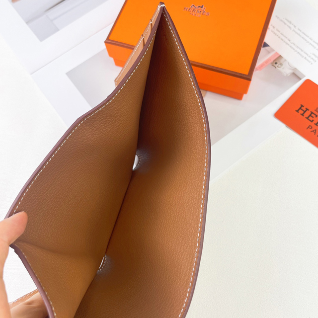 【HERMES】エルメス スーパーコピー ベアンウォレット ゴールド (H082875CC37)