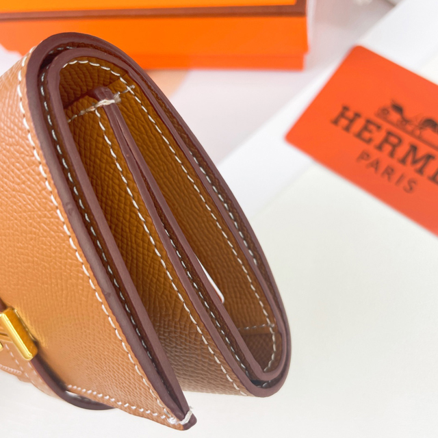 【HERMES】エルメス スーパーコピー ベアンウォレット ゴールド (H082875CC37)