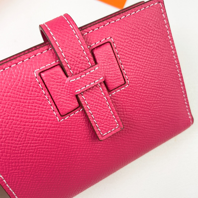 【HERMES】エルメス スーパーコピー ニュー・Hパッサン ショートウォレット ツツジパウダー（H085779）