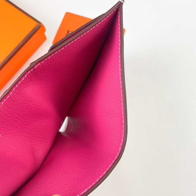 【HERMES】エルメス スーパーコピー ニュー・Hパッサン ショートウォレット ツツジパウダー（H085779）