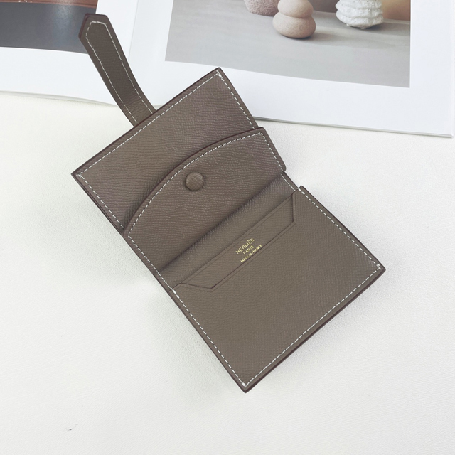【HERMES】エルメス スーパーコピー ベアンミニウォレット エトゥープ（H039796CC18）