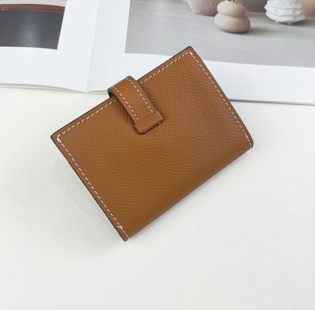 【HERMES】エルメス スーパーコピー ベアンミニウォレット キャメル（H039796CC37）