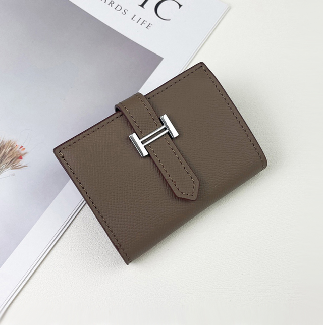 【HERMES】エルメス スーパーコピー ベアンミニウォレット エトゥープ（H039796CK18）