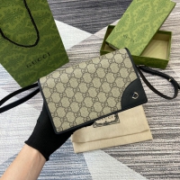 【GUCCI】グッチ 820688〔GGエンブレム〕レザーストラップ ウォレット ベージュ＆ブラック