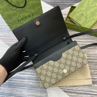 【GUCCI】グッチ 820688〔GGエンブレム〕レザーストラップ ウォレット ベージュ＆ブラック