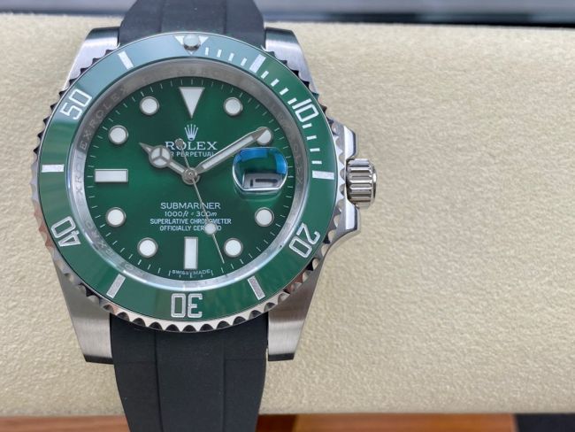 ロレックスコピー サブマリーナー 40mm 126610LV“グリーンダイアル・グリーンセラミックベゼル・904Lステンレス仕様” ユニセックスモデル