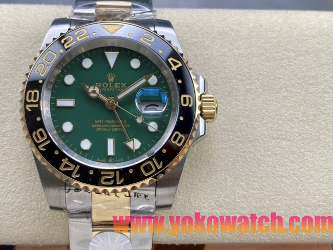 ロレックスコピー グリニッジマスターII（GMT-Master II）40mm 126713GR“エメラルドグリーン文字盤・ブラック＆ゴールドベゼル・904Lステンレス＋イエローゴールドツートーン仕様” ユニセックスモデル 