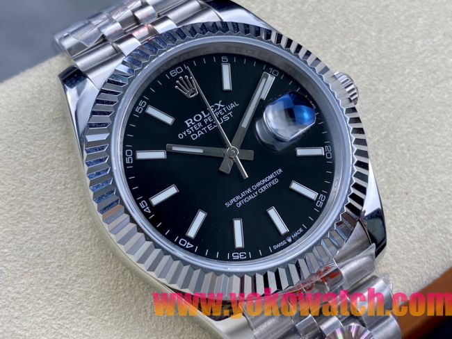 ロレックスコピー デイトジャスト 41mm 126233“ブラック文字盤・バトンインデックス＋三角坑紋ベゼル（リングコマンド機能搭載）＋双頭粒ブレスレット” メンズ専用モデル 