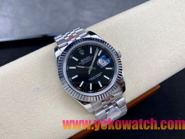 ロレックスコピー デイトジャスト 41mm 126233“ブラック文字盤・バトンインデックス＋三角坑紋ベゼル（リングコマンド機能搭載）＋双頭粒ブレスレット” メンズ専用モデル 