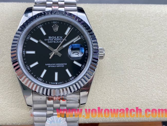 ロレックスコピー デイトジャスト 41mm 126233“ブラック文字盤・バトンインデックス＋三角坑紋ベゼル（リングコマンド機能搭載）＋双頭粒ブレスレット” メンズ専用モデル 