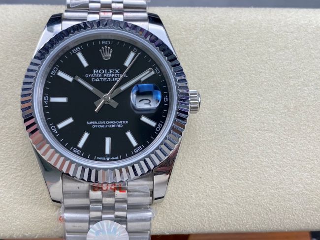 ロレックスコピー デイトジャスト 41mm 126233“ブラック文字盤・バトンインデックス＋三角坑紋ベゼル（リングコマンド機能搭載）＋双頭粒ブレスレット” メンズ専用モデル 