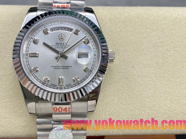 ロレックスコピー デイデイト 40mm 228206“ホワイト文字盤・ダイヤモンドインデックス＋リングコマンド機能搭載三角坑紋ベゼル（光圈）＋ブレスレット” メンズ専用モデル 