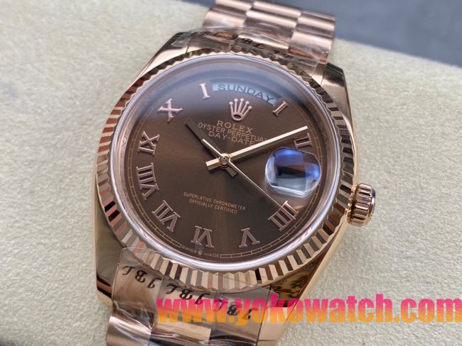 ロレックスコピー デイデイト 36mm 228235“チョコレート文字盤・ローマ数字インデックス＋リングコマンド機能搭載三角坑紋ベゼル（光圈）＋ブレスレット” レディース専用モデル 