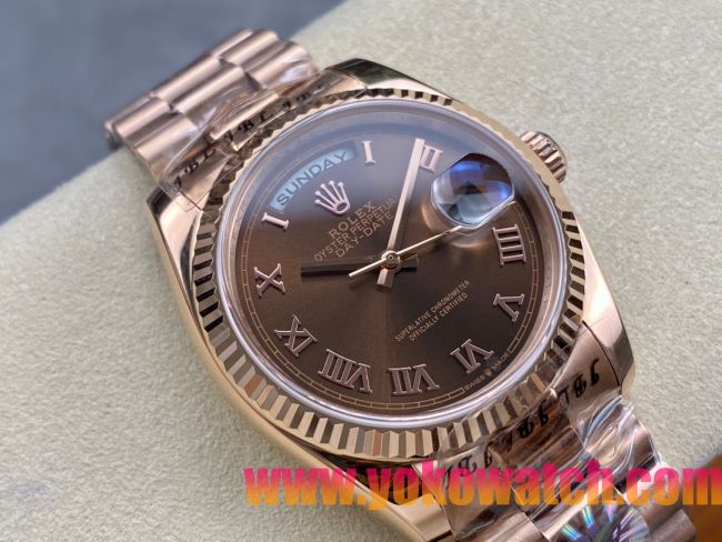 ロレックスコピー デイデイト 36mm 228235“チョコレート文字盤・ローマ数字インデックス＋リングコマンド機能搭載三角坑紋ベゼル（光圈）＋ブレスレット” レディース専用モデル 