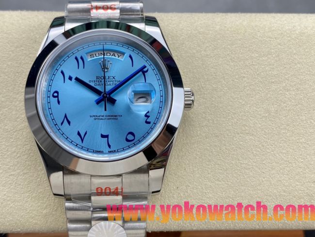 ロレックスコピー デイデイト（Day-Date）40mm 228206“スカイブルー文字盤・アラビア数字インデックス＋リングコマンド機能搭載三角坑紋ベゼル（光圈）＋ブレスレット” メンズ専用モデル