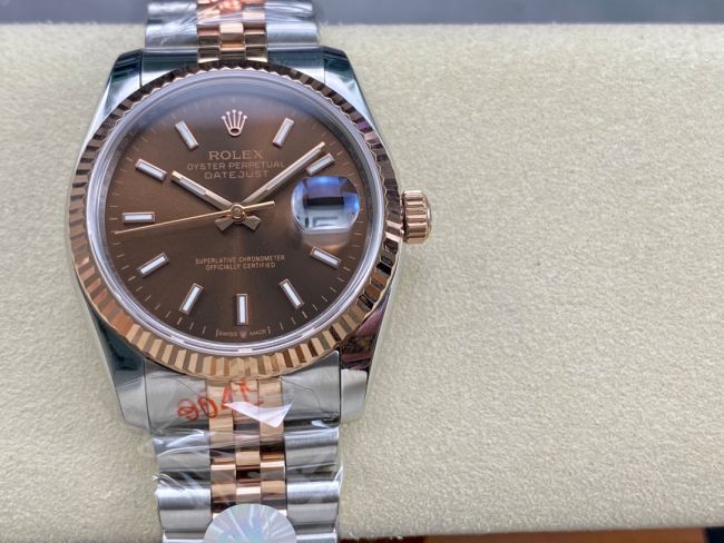 ロレックスコピー デイトジャスト（Datejust）36mm 126233“ブラウン文字盤・バトンインデックス＋リングコマンド機能搭載三角坑紋ベゼル＋ブレスレット” メンズ専用モデル