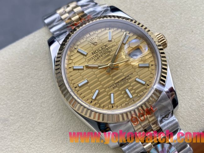 ロレックスコピー デイトジャスト（Datejust）36mm 126233“ゴールド文字盤・バトンインデックス＋リングコマンド機能搭載三角坑紋ベゼル＋ブレスレット” メンズ専用モデル