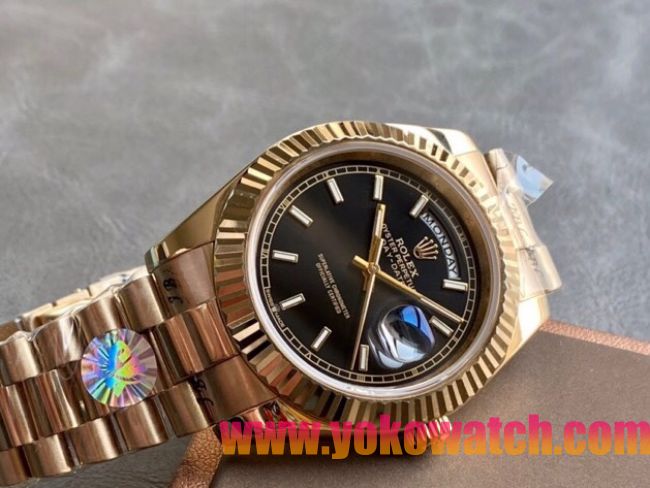ロレックスコピー デイデイト（Day-Date）41mm 228238“ブラック・ダイヤル＋ゴールドインデックス＋イエローゴールドケース＋オysterブレスレット” レディース専用モデル