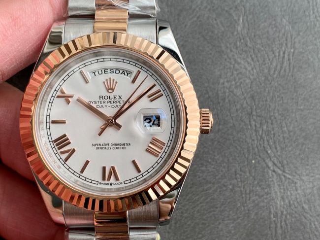 ロレックスコピー デイデイト（Day-Date）41mm 228238“ホワイト・ダイヤル＋ローズゴールドインデックス＋イエローゴールドベゼル＋ステンレスブレスレット” レディース専用モデル