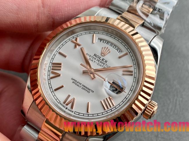 ロレックスコピー デイデイト（Day-Date）41mm 228238“ホワイト・ダイヤル＋ローズゴールドインデックス＋イエローゴールドベゼル＋ステンレスブレスレット” レディース専用モデル