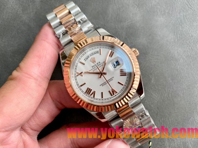 ロレックスコピー デイデイト（Day-Date）41mm 228238“ホワイト・ダイヤル＋ローズゴールドインデックス＋イエローゴールドベゼル＋ステンレスブレスレット” レディース専用モデル